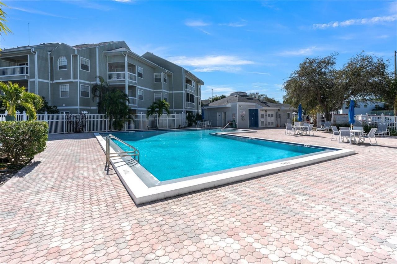 6931 Stones Throw Circle N, Unit 5302, Saint Petersburg, FL 33710 Photo