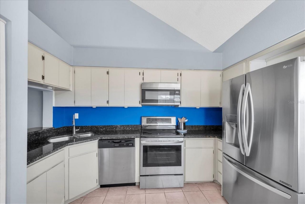 6931 Stones Throw Circle N, Unit 5302, Saint Petersburg, FL 33710 Photo