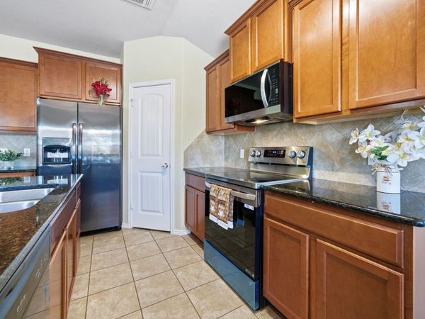 117 Hematite LN, Jarrell, TX 76537