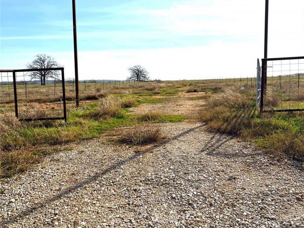 5165 Tenney Creek RD, Luling, TX 78648