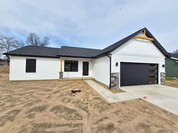 445 N Eastfield Circle, Milford, IN 46542