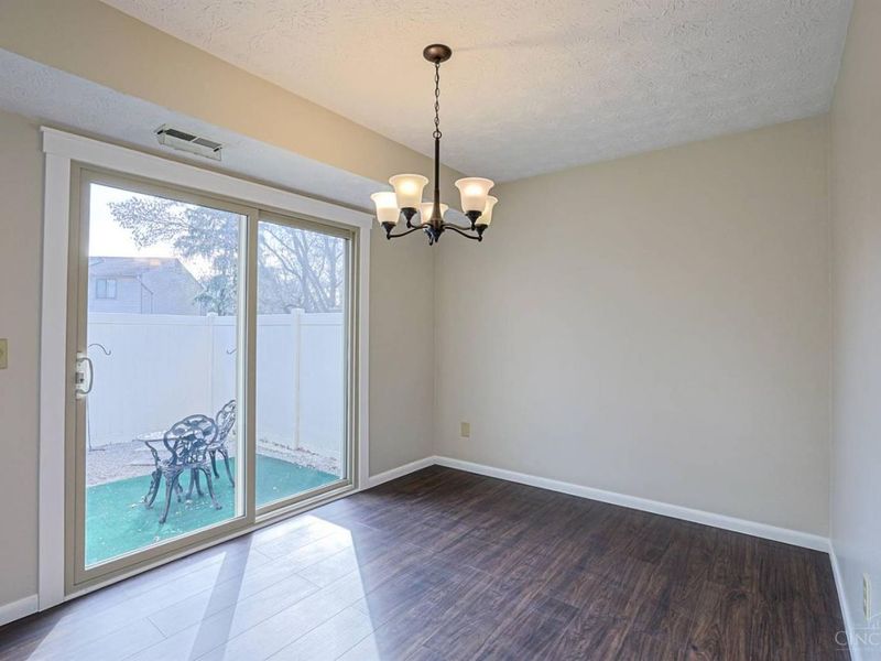 18 Oakwood Court, Springdale, OH 45246 Photo 11