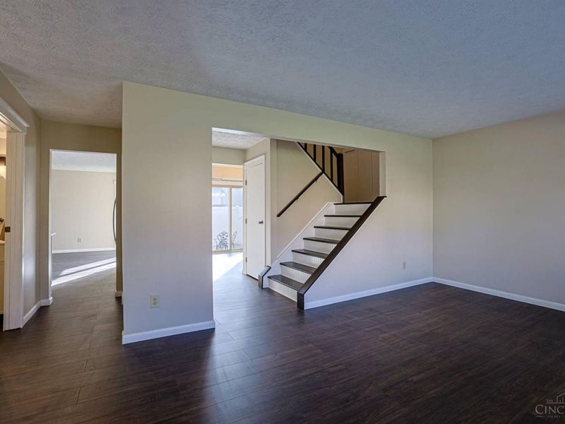 18 Oakwood Court, Springdale, OH 45246 Photo 5