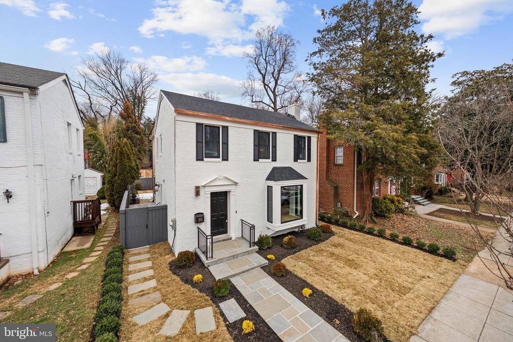 3639 Alton Place Nw, Washington, DC 20008 Main Photo