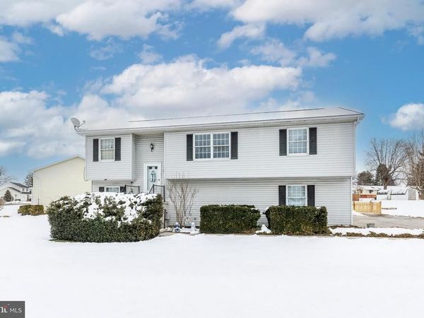 720 W MYRTLE STREET, LITTLESTOWN, PA 17340