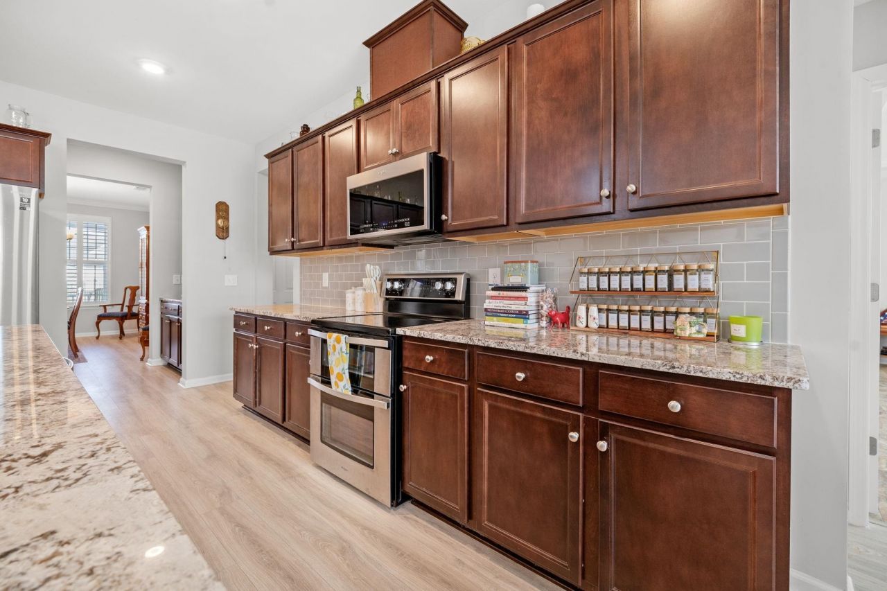 656 Hickman St. Photo 10