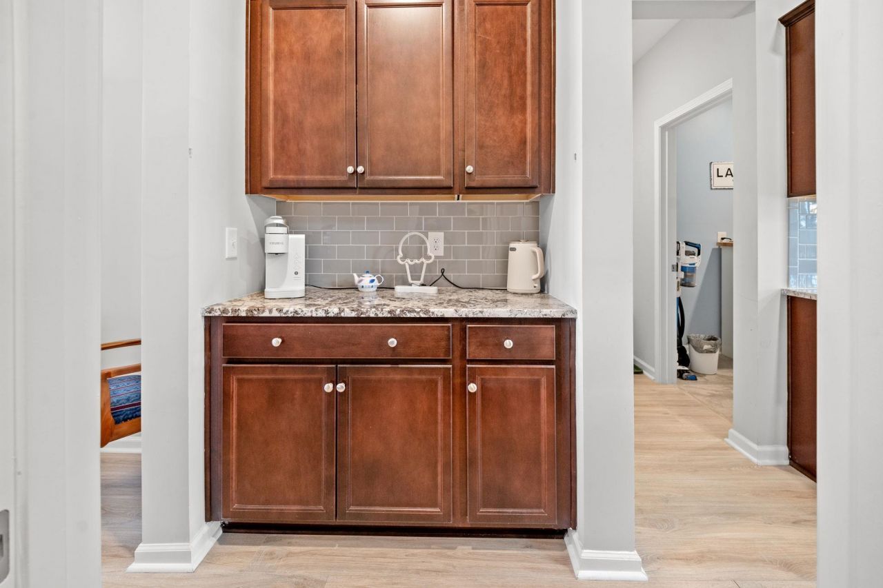 656 Hickman St. Photo 11