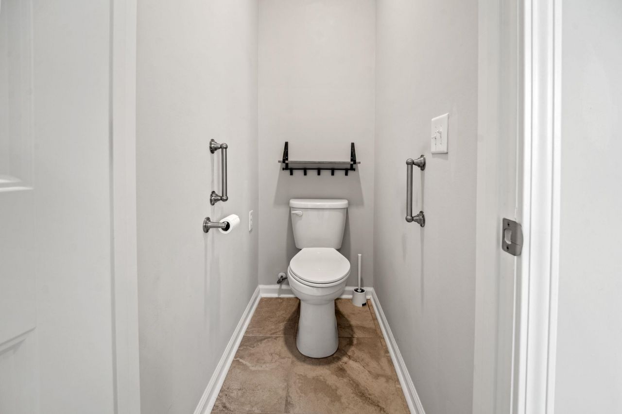 656 Hickman St. Photo 18