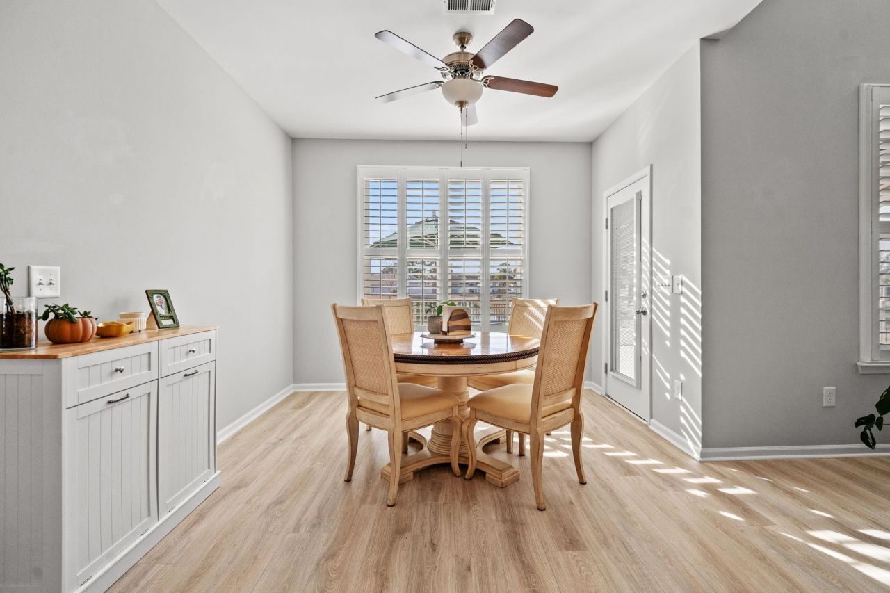 656 Hickman St. Photo 8