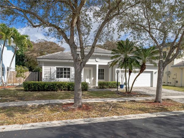 2875 NE 4th St , Homestead, FL 33033