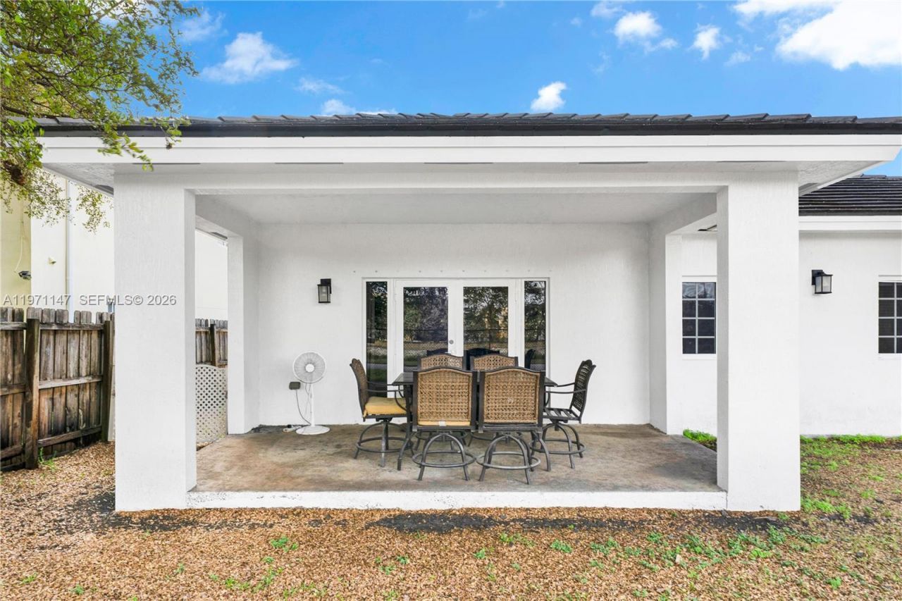 2875 NE 4th St , Homestead, FL 33033 Photo