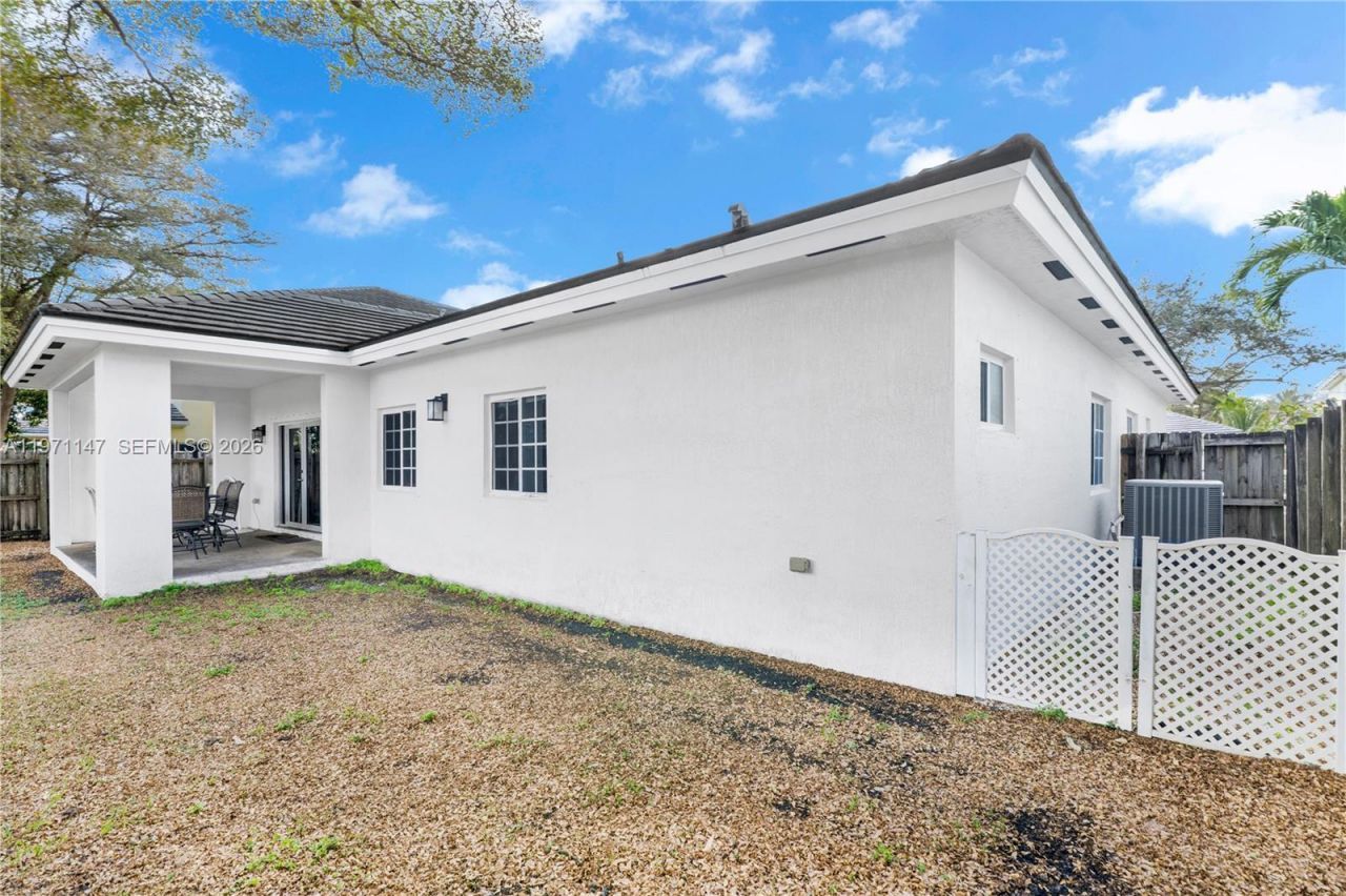 2875 NE 4th St , Homestead, FL 33033 Photo