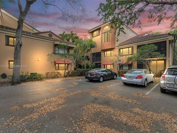 15575 N Miami Lakeway N , Unit 305, Miami Lakes, FL 33014