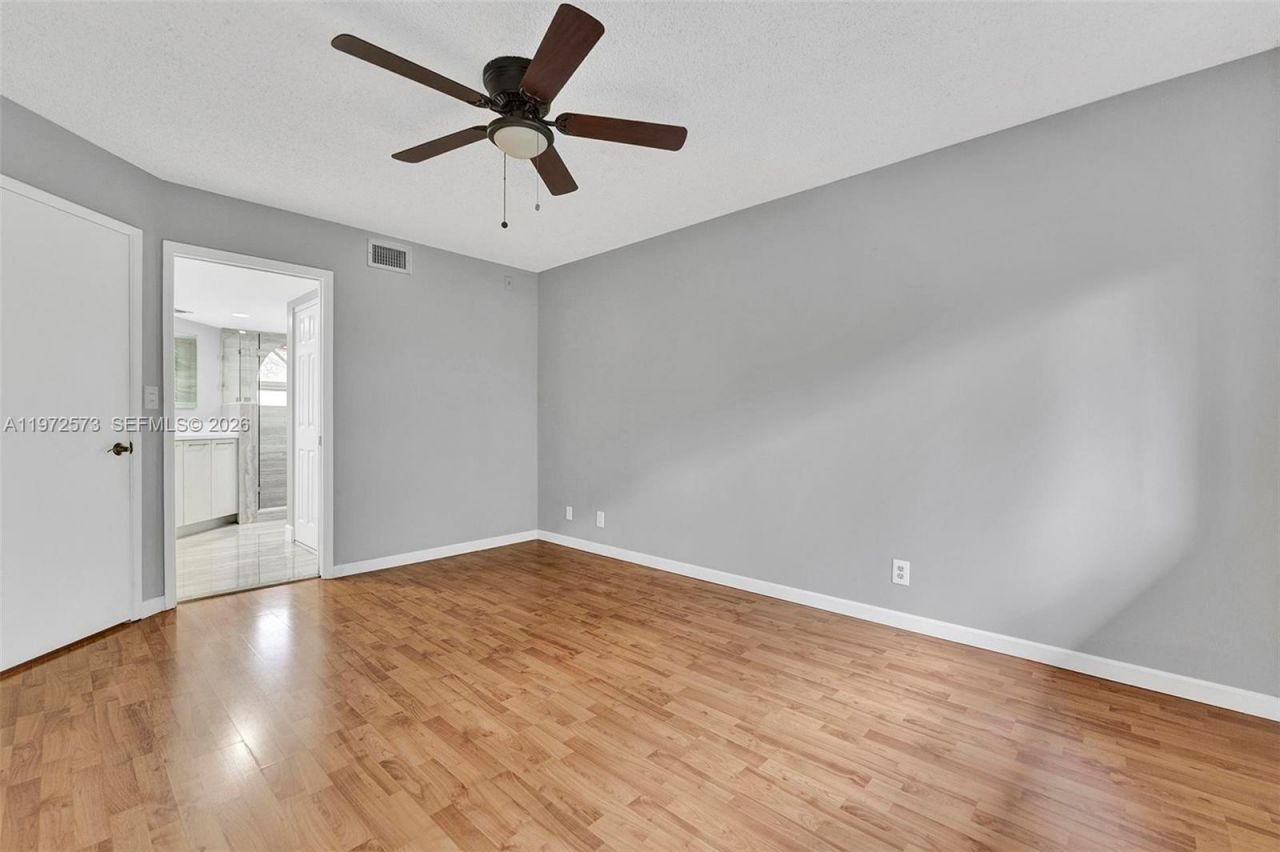 15575 N Miami Lakeway N , Unit 305, Miami Lakes, FL 33014 Photo