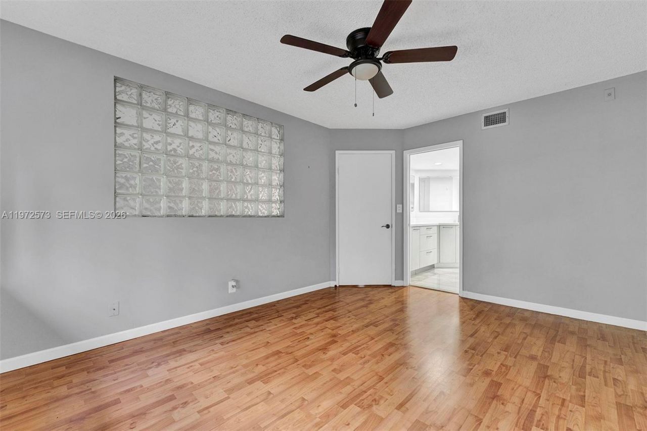 15575 N Miami Lakeway N , Unit 305, Miami Lakes, FL 33014 Photo