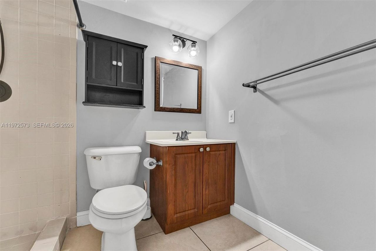 15575 N Miami Lakeway N , Unit 305, Miami Lakes, FL 33014 Photo