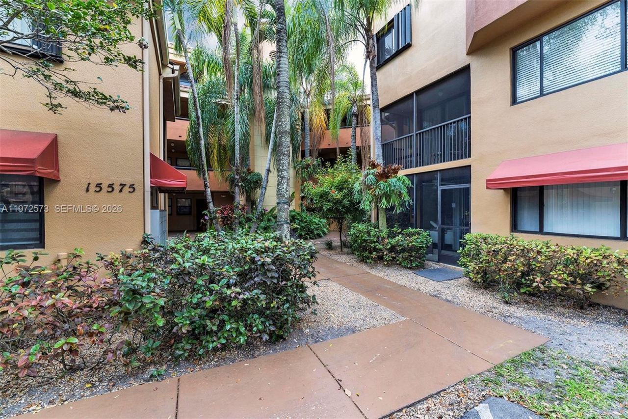 15575 N Miami Lakeway N , Unit 305, Miami Lakes, FL 33014 Photo