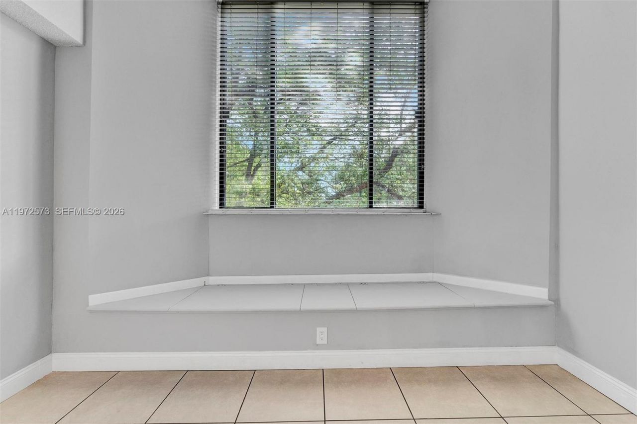 15575 N Miami Lakeway N , Unit 305, Miami Lakes, FL 33014 Photo