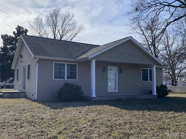 708 Carlyle Road, Bartelso, IL 62218