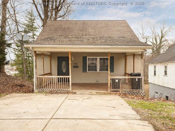 2618 Kanawha Terrace, St Albans, WV 25177