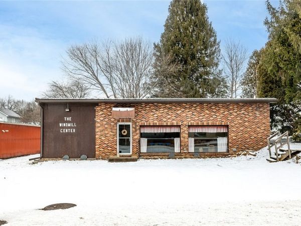 5331 Franklin St, Sandy Lake, PA 16145