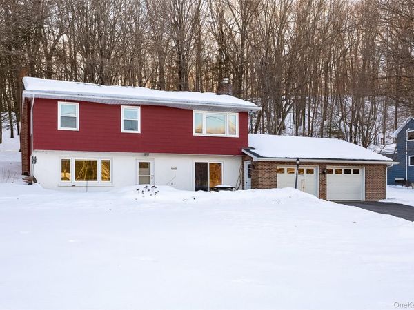 563 Spring Lake Road, Red Hook, NY 12571