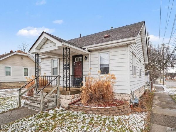 23000 Columbia Street, Dearborn, MI 48124