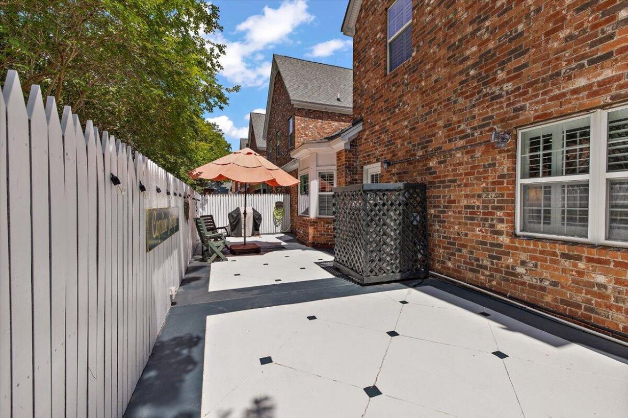 769 Natchez Circle Photo 10