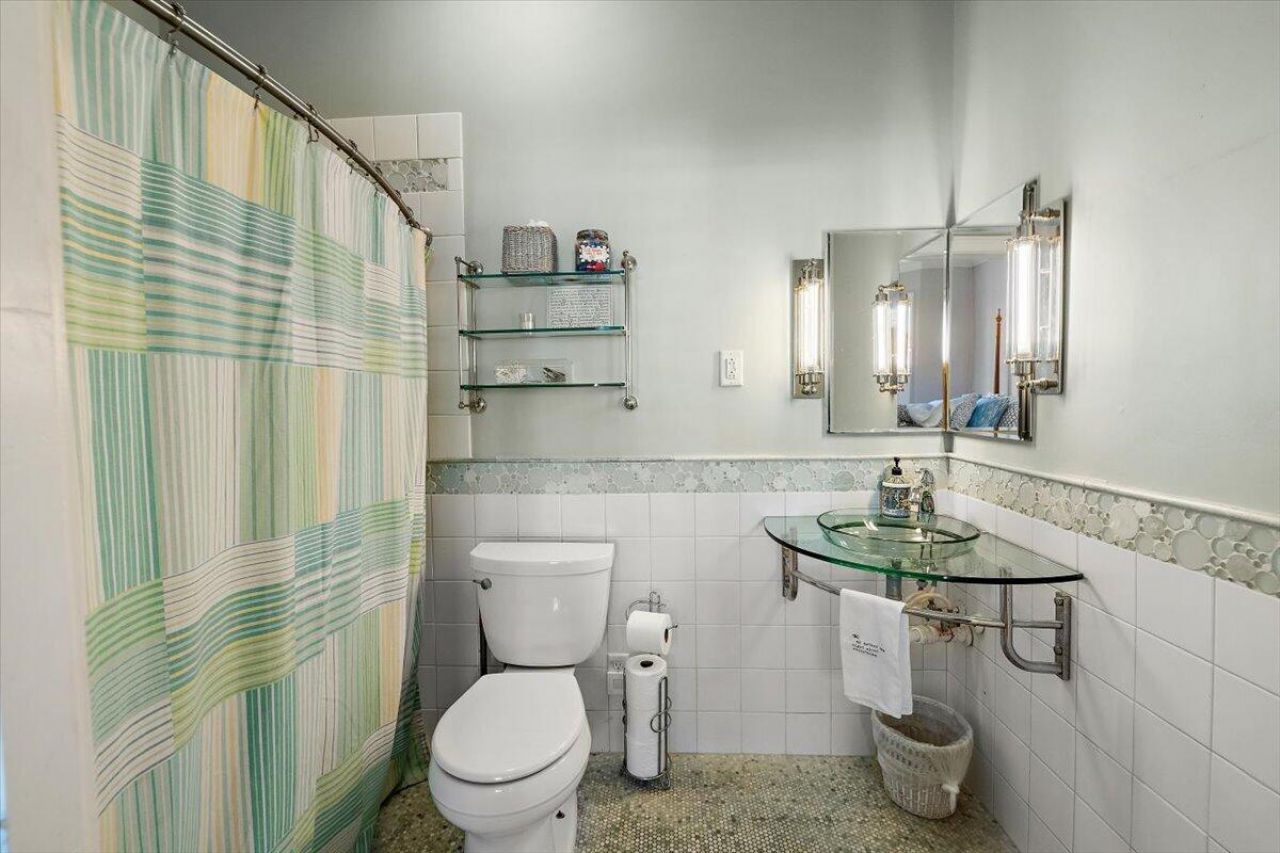 769 Natchez Circle Photo 17