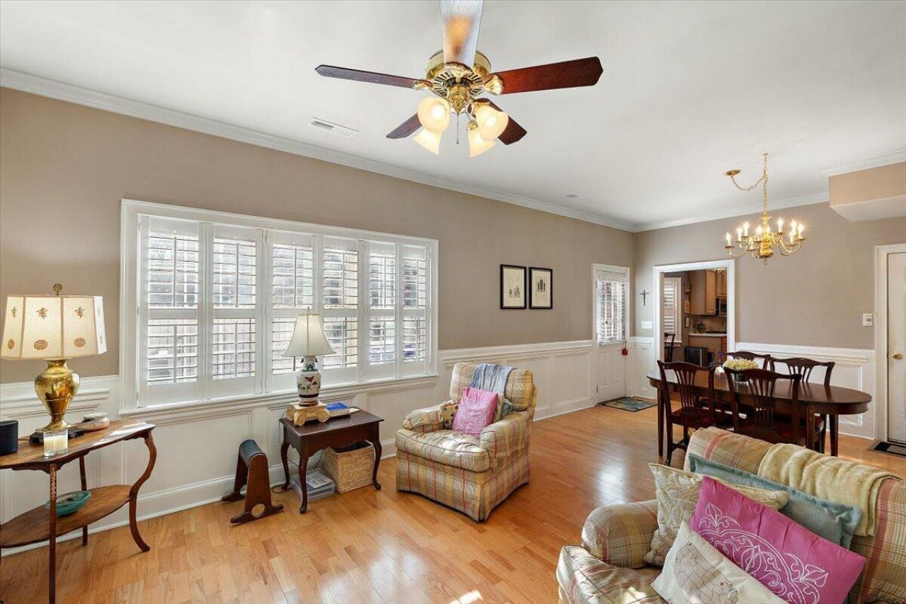 769 Natchez Circle Photo 4