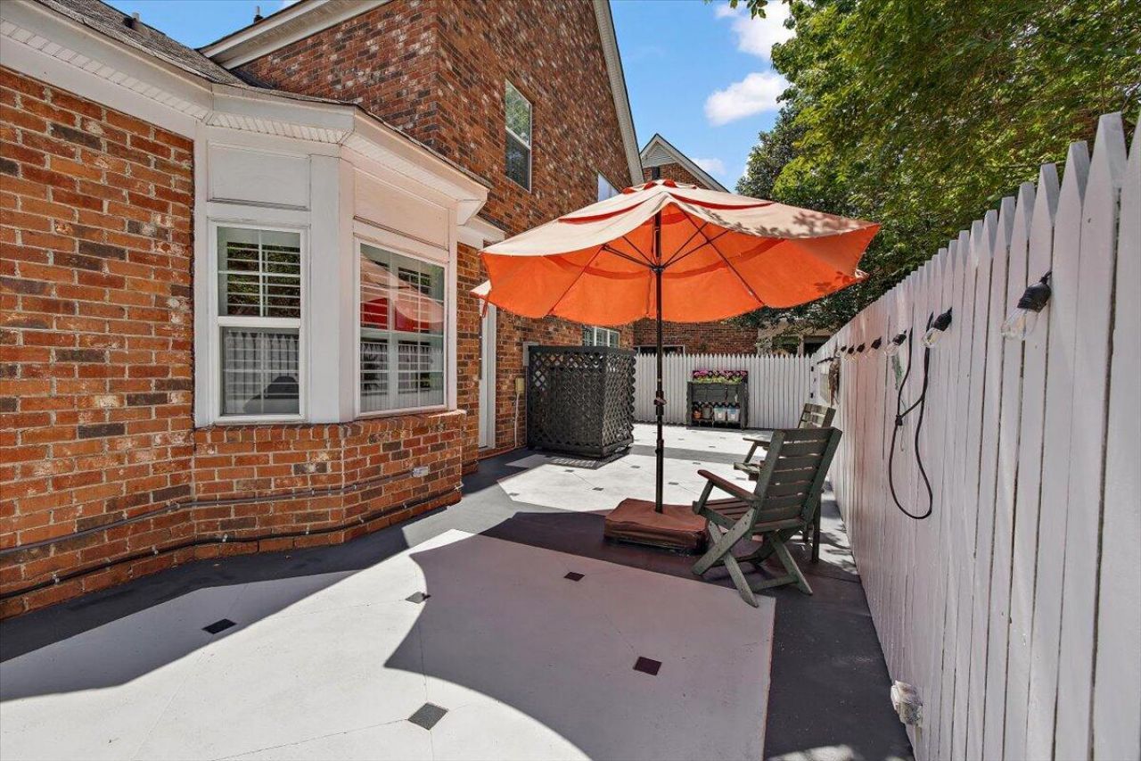 769 Natchez Circle Photo 9