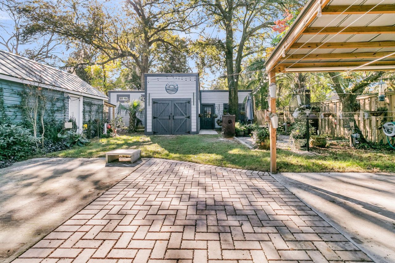 1187 Marquis Road Photo 56