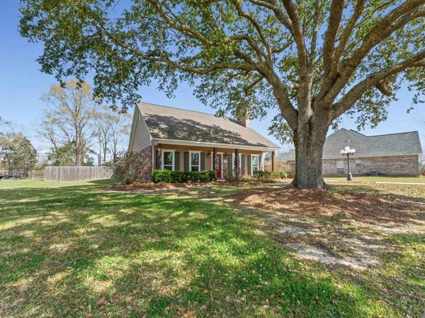 7061 Hunters Way, Denham Springs, LA 70726