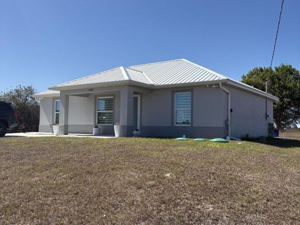 9019 S Castle Circle, LaBelle, FL 33935