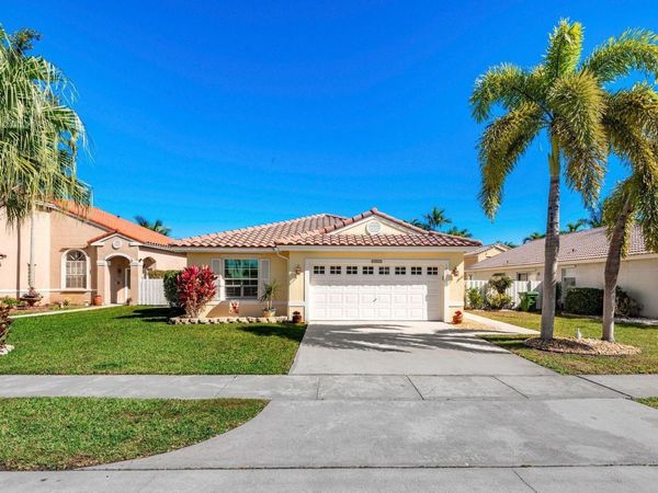 18921 NW 10 St, Pembroke Pines, FL 33029