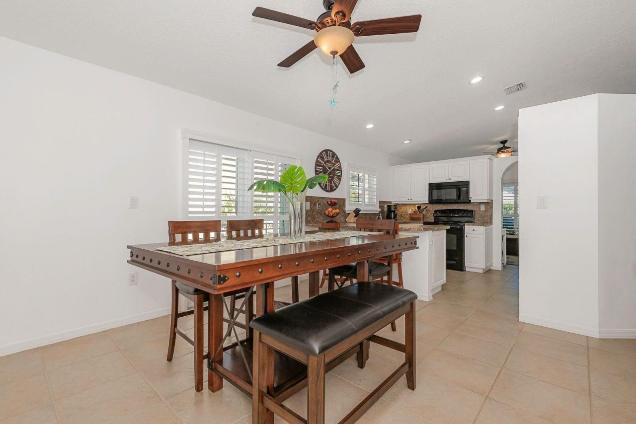 18921 NW 10 Street, Pembroke Pines, FL 33029 Photo