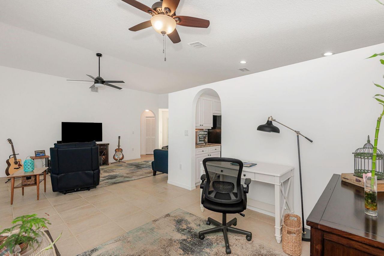 18921 NW 10 Street, Pembroke Pines, FL 33029 Photo