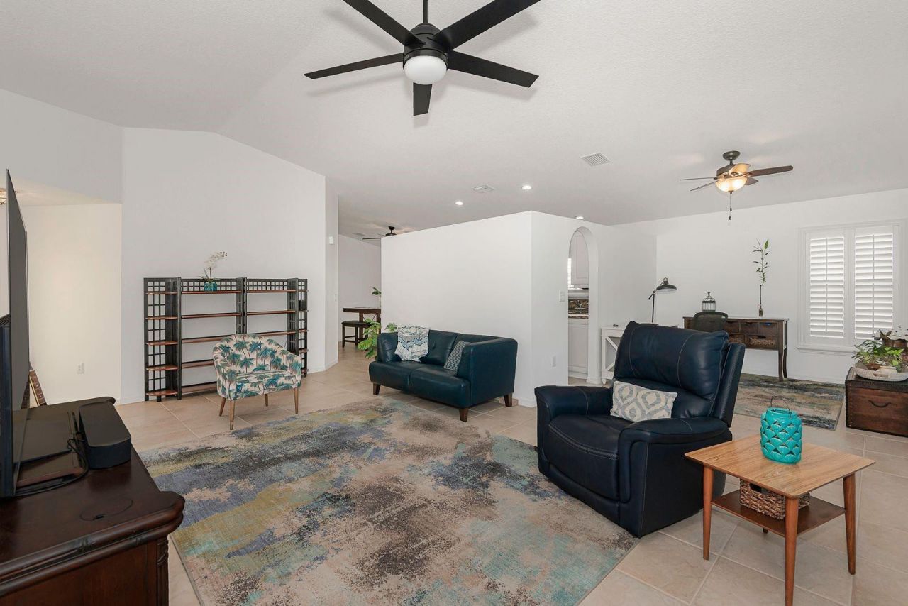 18921 NW 10 Street, Pembroke Pines, FL 33029 Photo