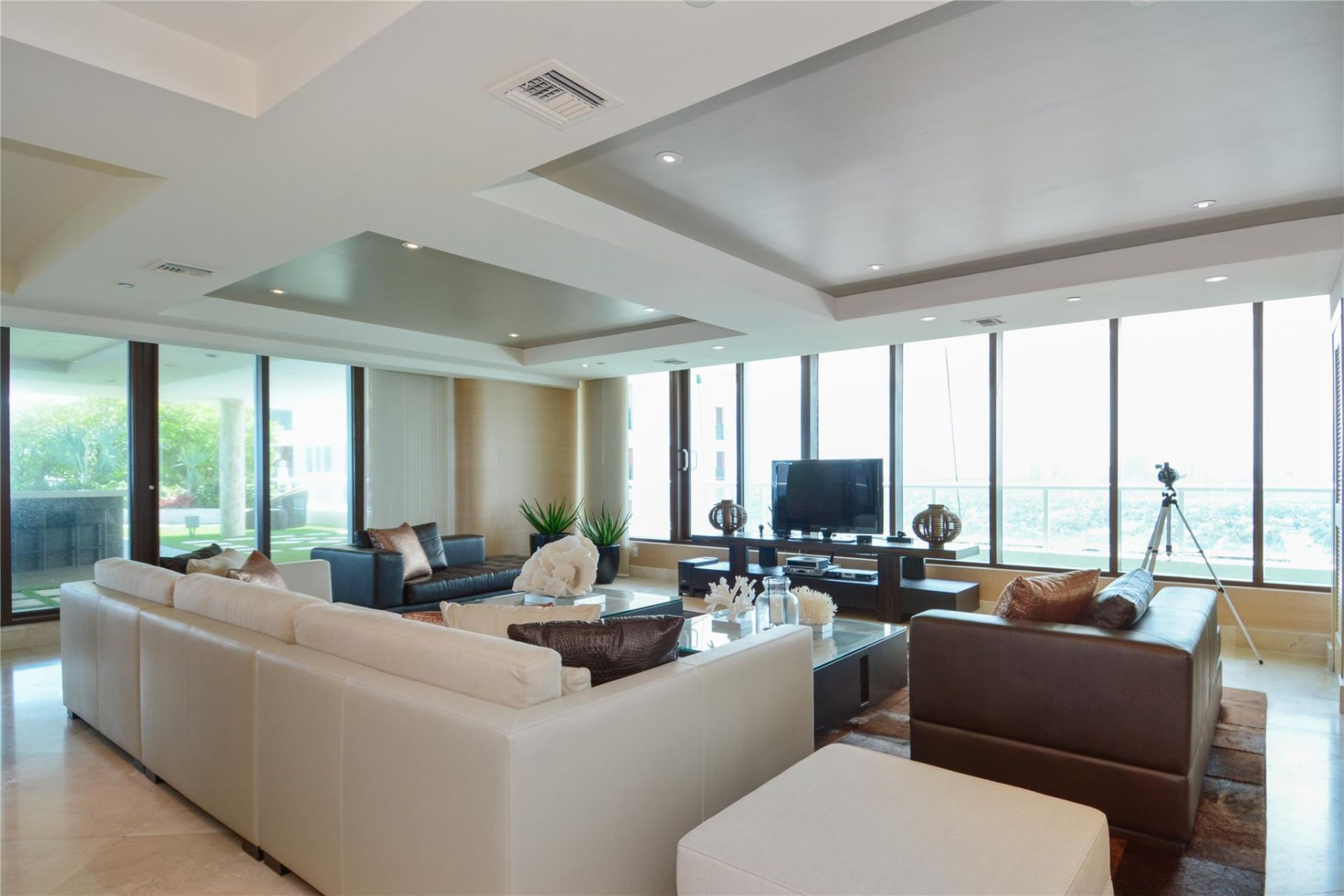 1 N Fort Lauderdale Beach Blvd, Unit 2302, Fort Lauderdale, FL 33304 Photo