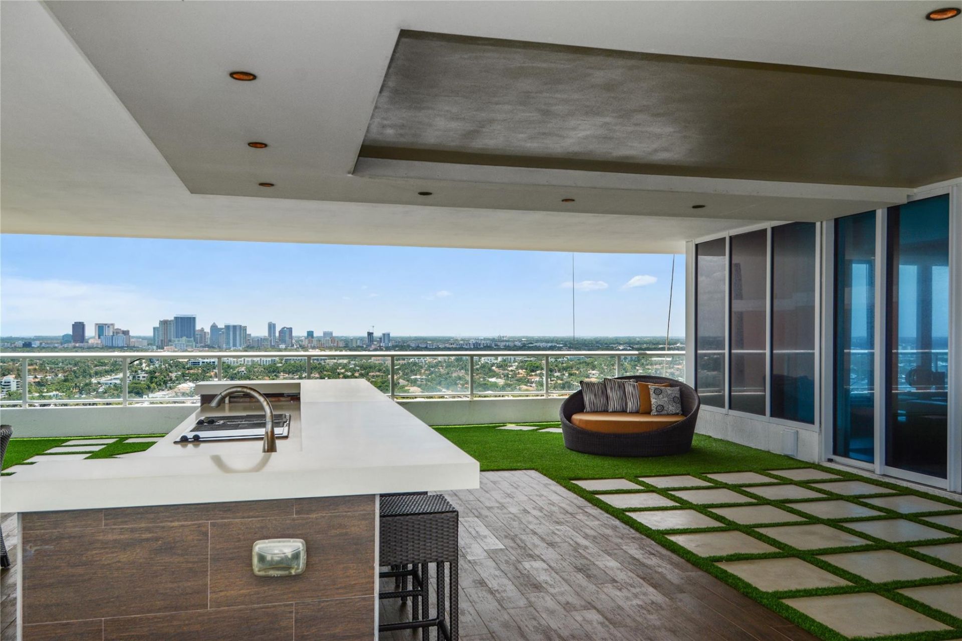 1 N Fort Lauderdale Beach Boulevard, Unit Lp 2302, Fort Lauderdale, FL 33304 Photo