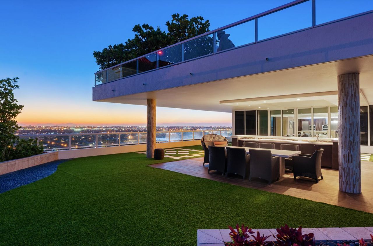 1 N Fort Lauderdale Beach Boulevard, Unit Lp 2302, Fort Lauderdale, FL 33304 Photo