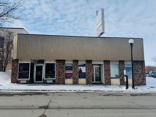 211/213 Broadway Street N, Crookston, MN 56716