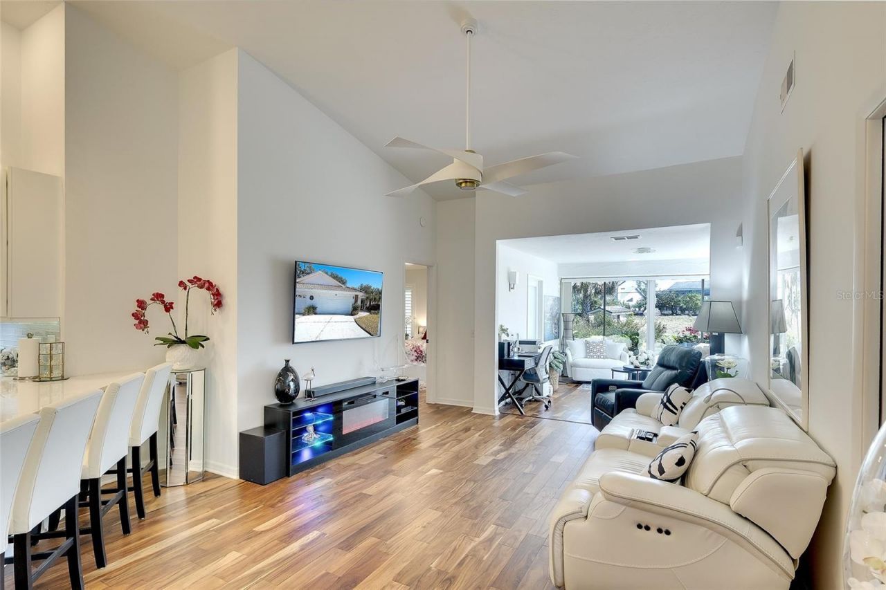 5803 Garden Lakes Drive, Bradenton, FL 34203 Photo