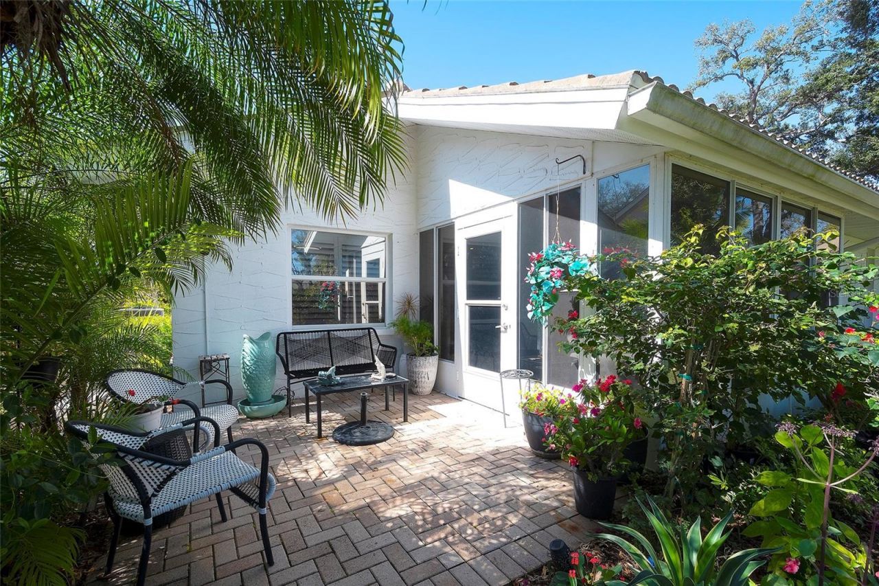 5803 Garden Lakes Drive, Bradenton, FL 34203 Photo