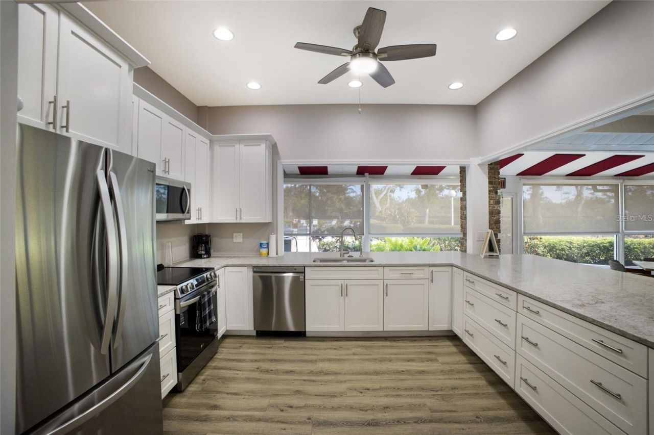 5803 Garden Lakes Drive, Bradenton, FL 34203 Photo