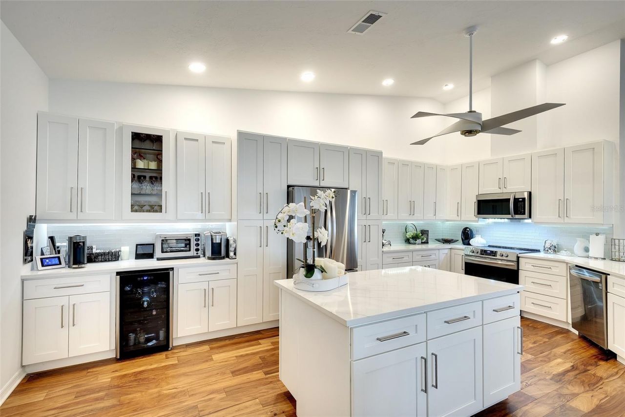 5803 Garden Lakes Drive, Bradenton, FL 34203 Photo