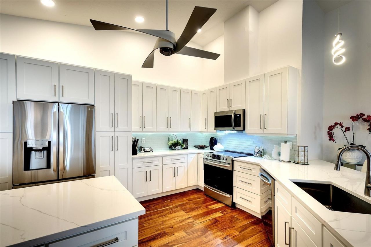 5803 Garden Lakes Drive, Bradenton, FL 34203 Photo