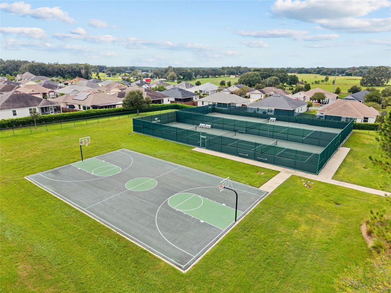 11207 Roz Way, Oxford, FL 34484 Photo