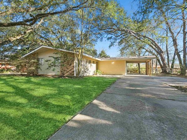 9385 Kingcrest Pkwy, Baton Rouge, LA 70810