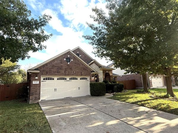 608 Pebblestone Walk DR, Cedar Park, TX 78613